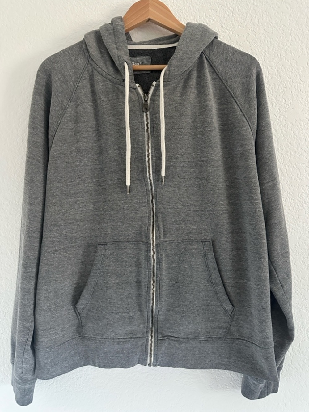 GAP Men's Gray Full-Zip Hoodie with White Drawstrings w/large hoodie